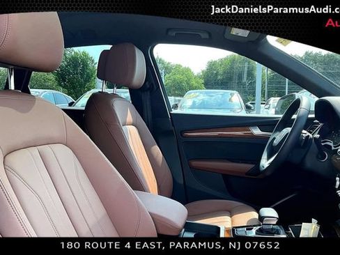Used 2023 Audi Q5 2.0T Premium w/ Convenience Package AWD/4WD image 7
