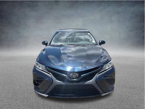 Used 2020 Toyota Camry SE FWD image 2
