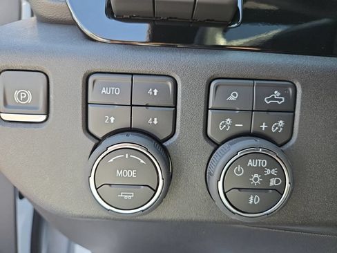 Certified 2025 Chevrolet Silverado 2500 High Country w/ High Country Premium Package AWD/4WD image 19