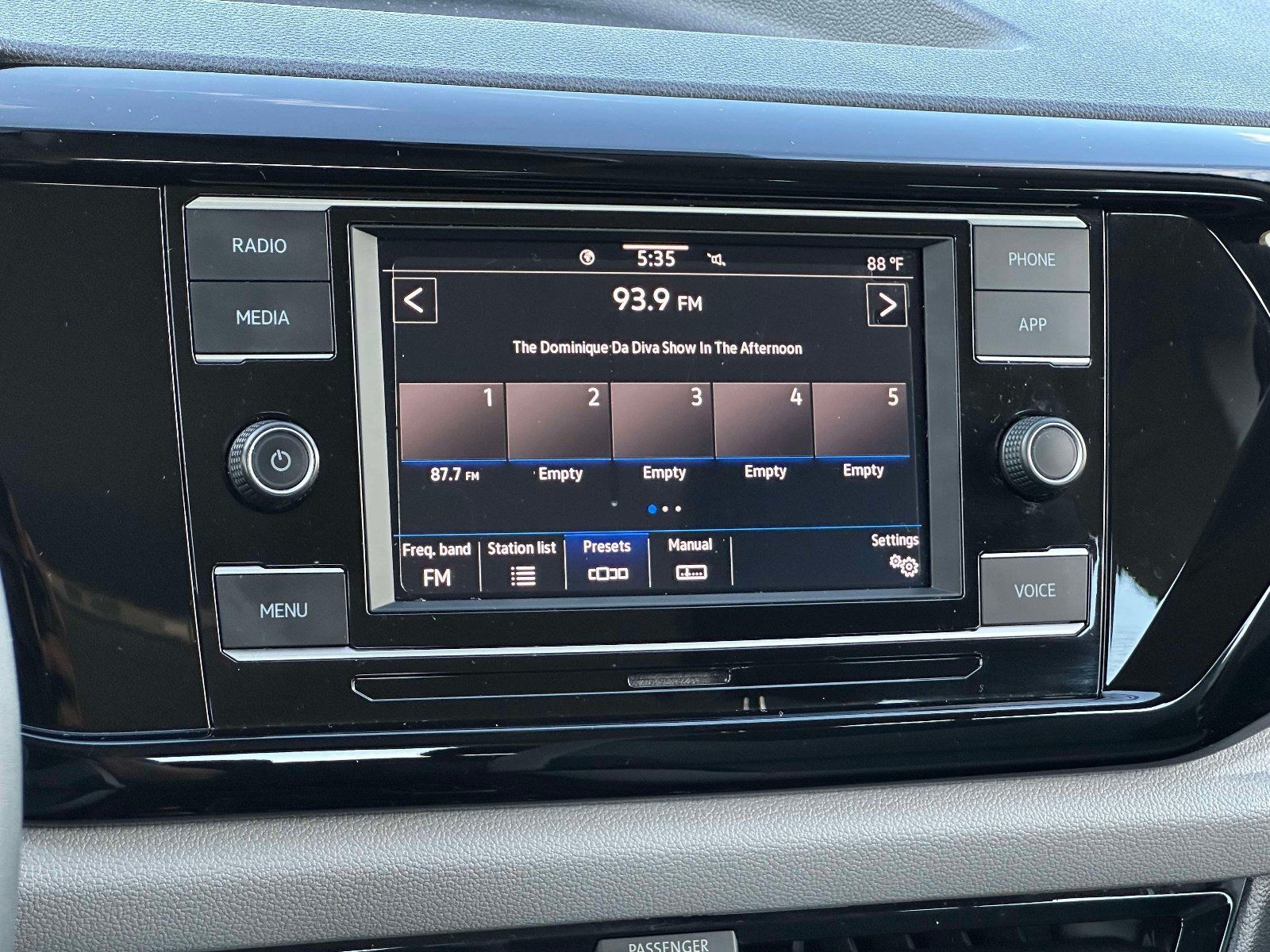 Certified 2023 Volkswagen Taos S FWD image 17