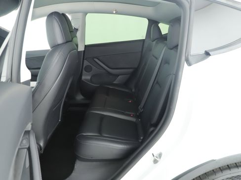Used 2021 Tesla Model Y Performance image 10