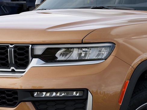 New 2026 Jeep Grand Cherokee L Limited RWD image 10