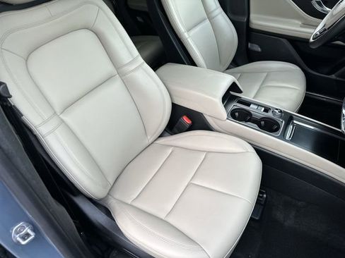 Used 2025 Lincoln Corsair AWD image 27