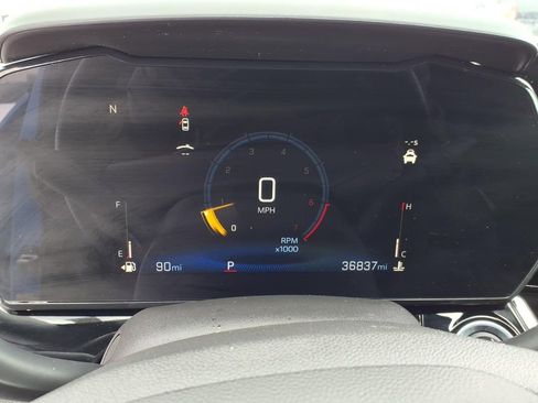 Certified 2024 Chevrolet Trax RS w/ Sunroof Package image 18