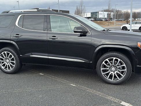 Used 2022 GMC Acadia Denali AWD/4WD image 3