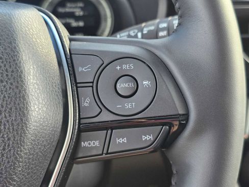 Used 2024 Toyota Venza Limited image 32