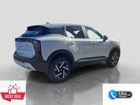 New 2025 Nissan Kicks SV image 2