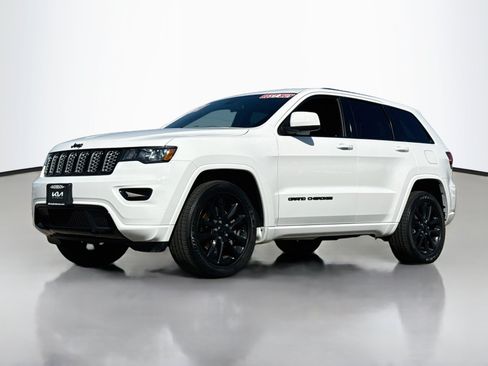 Used 2021 Jeep Grand Cherokee Laredo X AWD/4WD image 3
