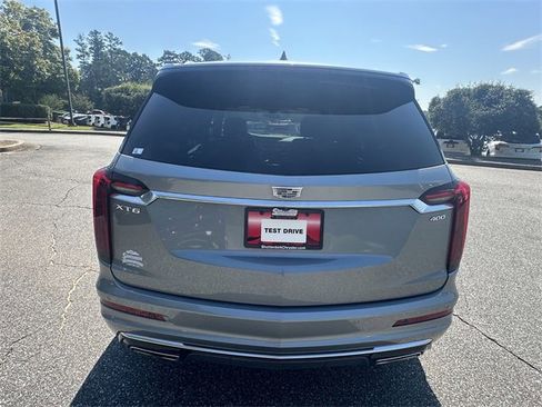 Used 2024 Cadillac XT6 Premium Luxury image 4
