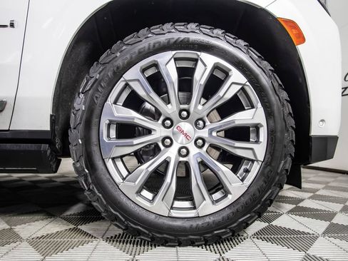 Used 2023 GMC Yukon XL Denali w/ Denali Reserve Package AWD/4WD image 45