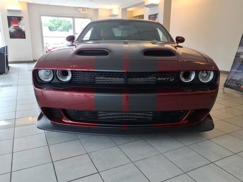 Used 2022 Dodge Challenger SRT Hellcat RWD image 2