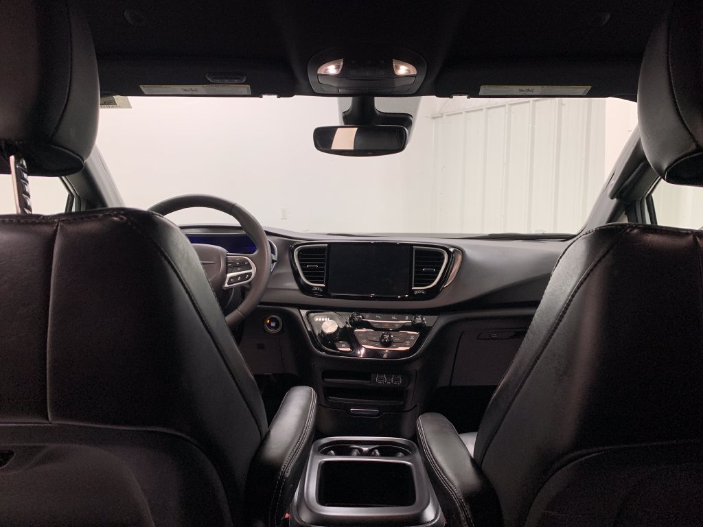 Used 2025 Chrysler Pacifica Select FWD image 22