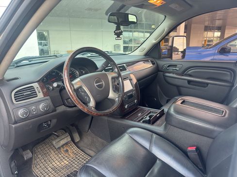 Used 2013 GMC Sierra 2500 Denali w/ Suspension Package, Off-Road AWD/4WD image 10