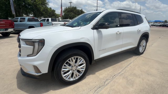 Certified 2026 GMC Acadia Elevation w/ Elevation Premium Package FWD image 4