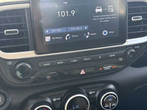 Used 2025 Hyundai Venue SEL FWD image 22