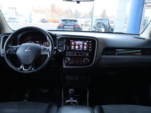 Used 2019 Mitsubishi Outlander SE image 15