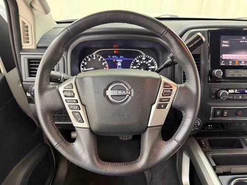 Used 2024 Nissan Titan SV w/ SV Convenience Package AWD/4WD image 21