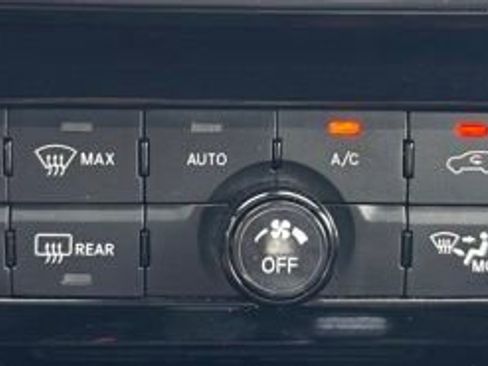 Used 2025 Jeep Compass Limited AWD/4WD image 30