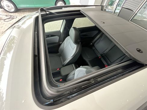 New 2026 Volkswagen Tiguan SE R-Line image 44