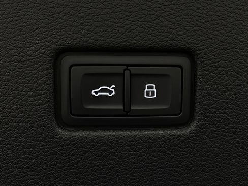 Used 2024 Audi SQ8 Prestige AWD/4WD image 7