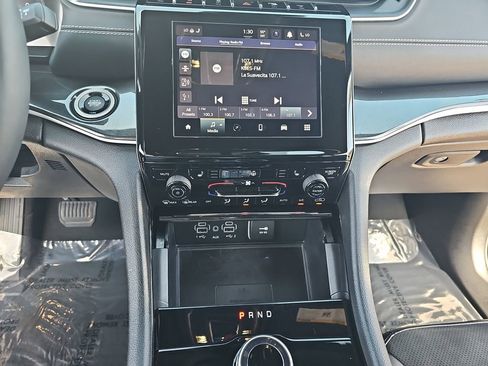 Used 2023 Jeep Grand Cherokee L Laredo image 21