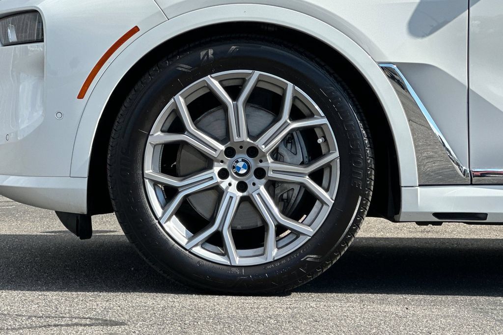 Used 2025 BMW X7 xDrive40i AWD/4WD image 30