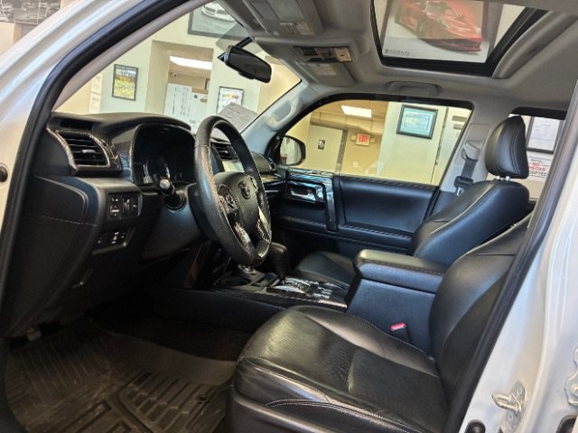 Used 2016 Toyota 4Runner Limited AWD/4WD image 18