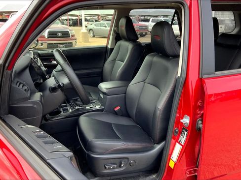 Used 2021 Toyota 4Runner Venture w/ Moonroof Package AWD/4WD image 8
