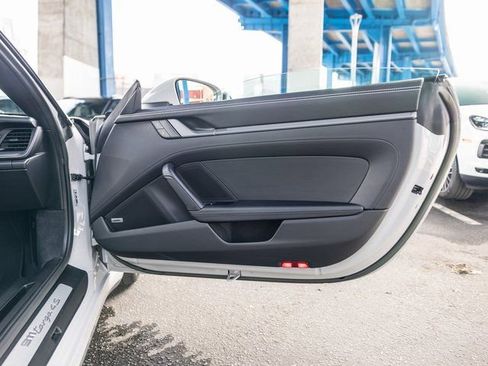 Certified 2022 Porsche 911 Targa 4S w/ Premium Package image 52