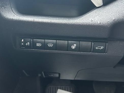 Used 2025 Toyota RAV4 XLE AWD/4WD image 20