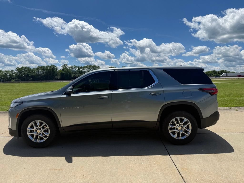 Used 2023 Chevrolet Traverse LS w/ Safety Package FWD image 8