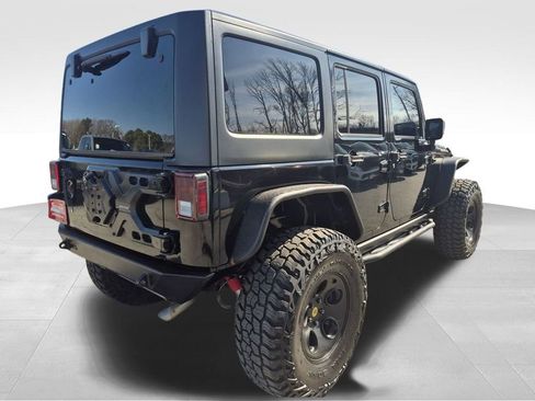 Used 2018 Jeep Wrangler Unlimited Rubicon w/ Cold Weather Group image 9
