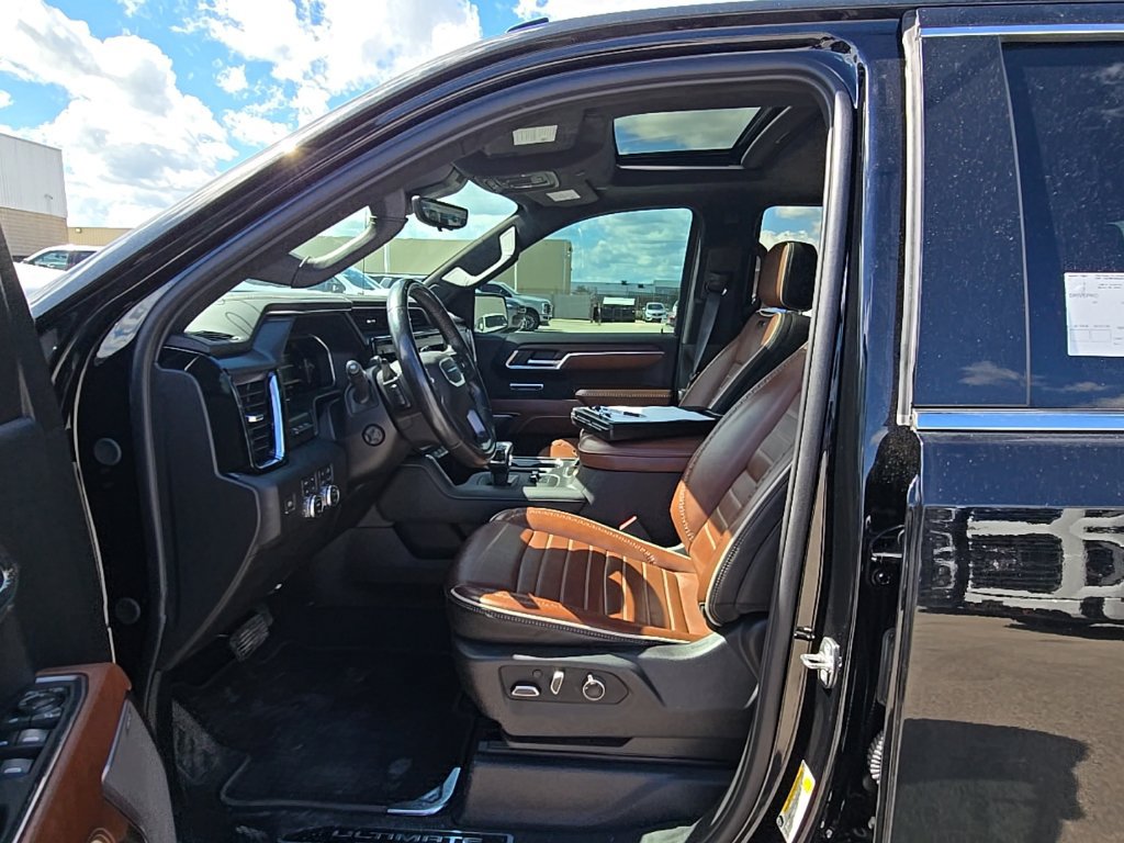 Used 2024 GMC Sierra 1500 Denali Ultimate AWD/4WD image 9