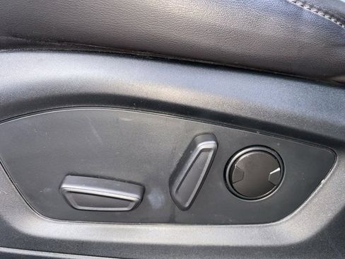 Certified 2022 Ford Explorer XLT w/ Equipment Group 202A image 20