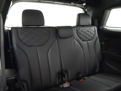 Used 2022 Hyundai Palisade Calligraphy image 12