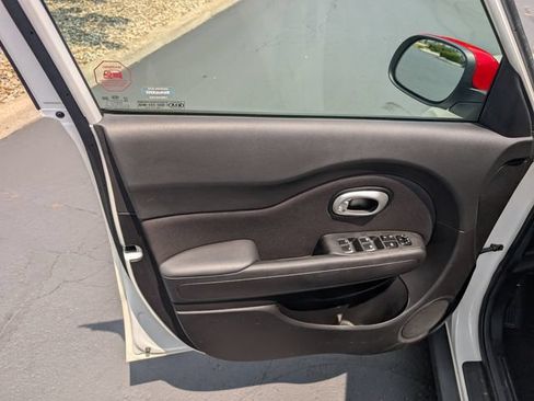 Used 2019 Kia Soul + FWD image 14