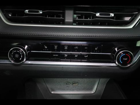 Used 2025 Chevrolet Equinox LT FWD image 12
