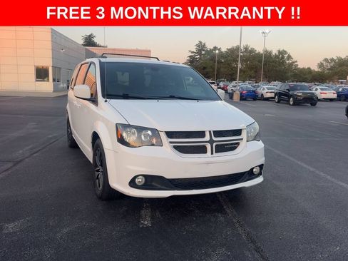 Used 2019 Dodge Grand Caravan GT FWD image 2