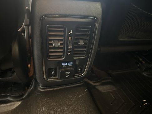 Used 2016 Dodge Durango Limited w/ Nav & Power Liftgate Group image 33