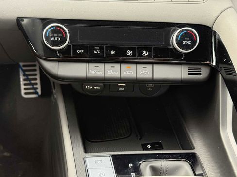 New 2025 Hyundai Elantra SEL image 24