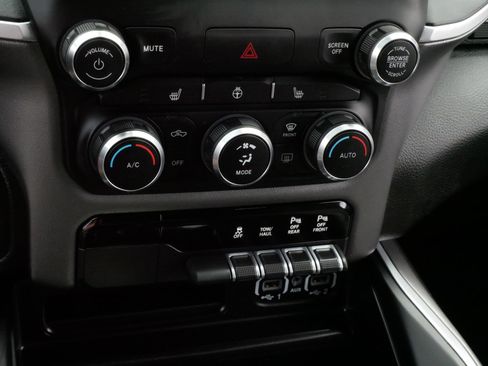 Used 2020 RAM 1500 Big Horn AWD/4WD image 23