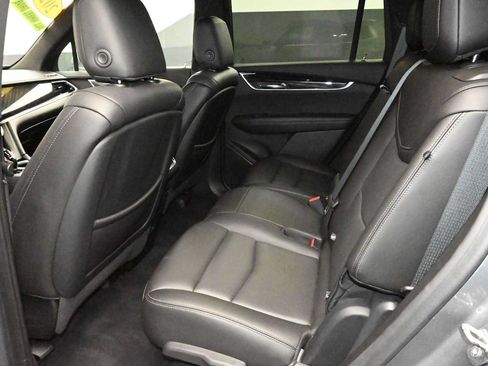Used 2022 Cadillac XT6 Premium Luxury AWD/4WD image 13