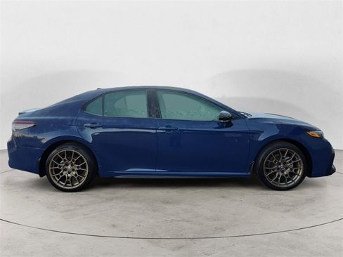 Used 2024 Toyota Camry SE image 6