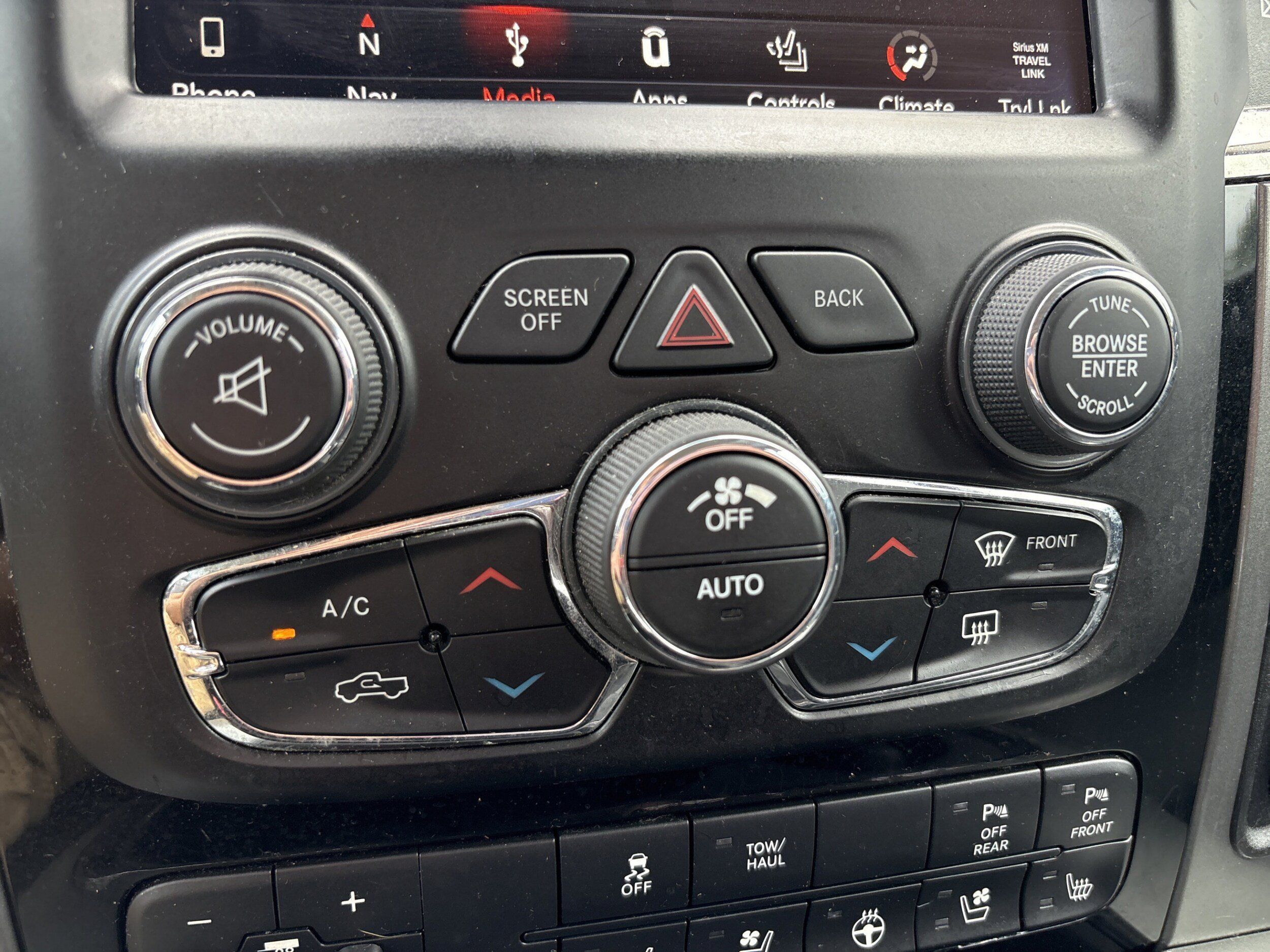 Used 2018 RAM 1500 Sport w/ Convenience Group AWD/4WD image 13