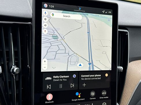 New 2026 Volvo XC60 B5 Plus w/ Protection Package Premier image 18