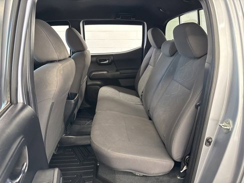 Used 2018 Toyota Tacoma TRD Off-Road image 39