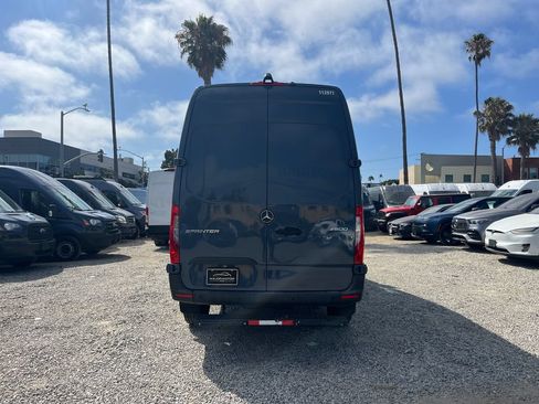 Used 2019 Mercedes-Benz Sprinter 144 image 7