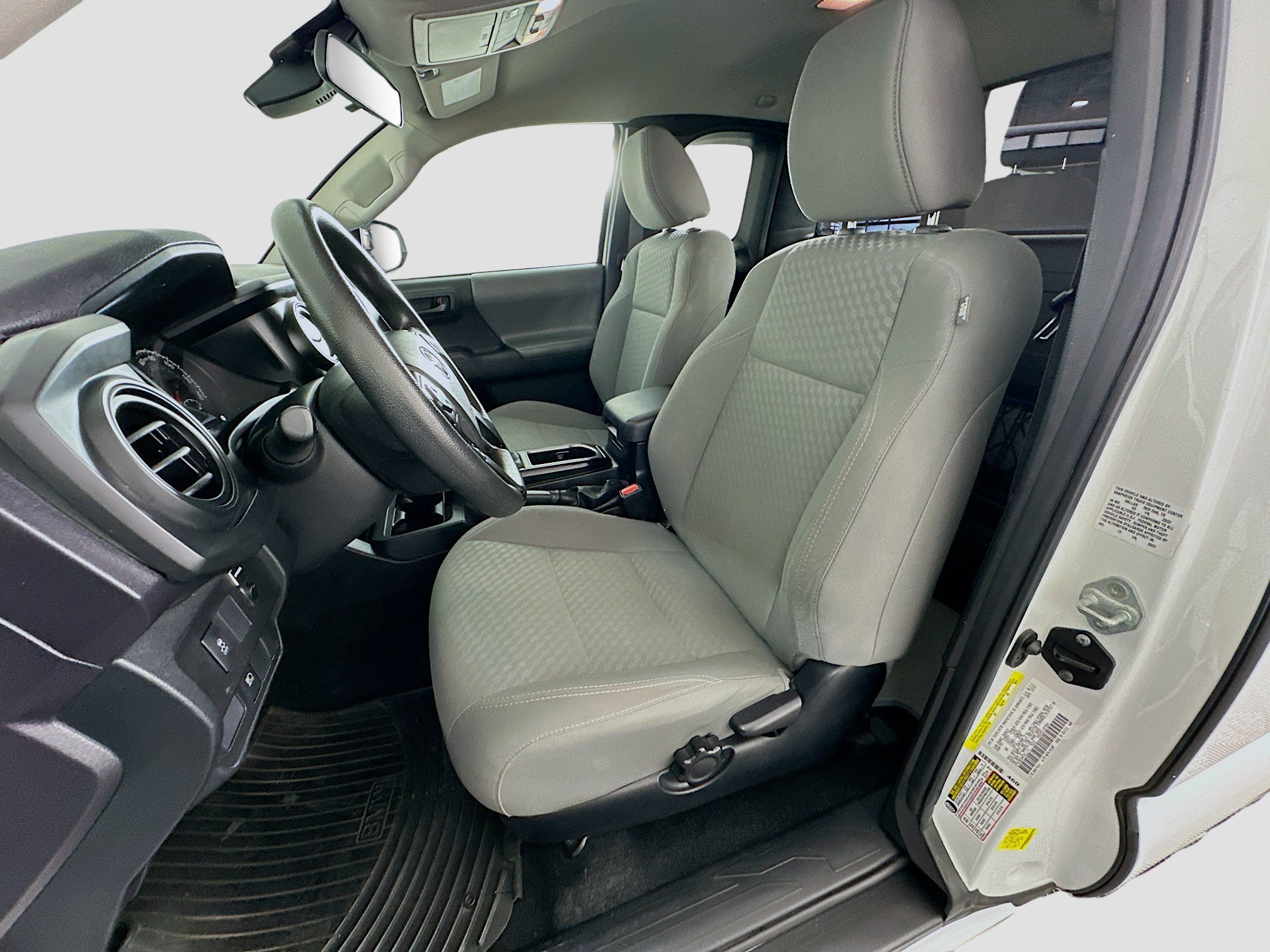 Used 2022 Toyota Tacoma SR AWD/4WD image 13