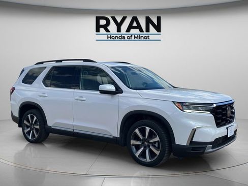Used 2023 Honda Pilot Touring image 12
