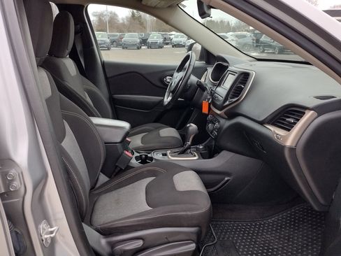 Used 2016 Jeep Cherokee Sport w/ Cold Weather Group image 20